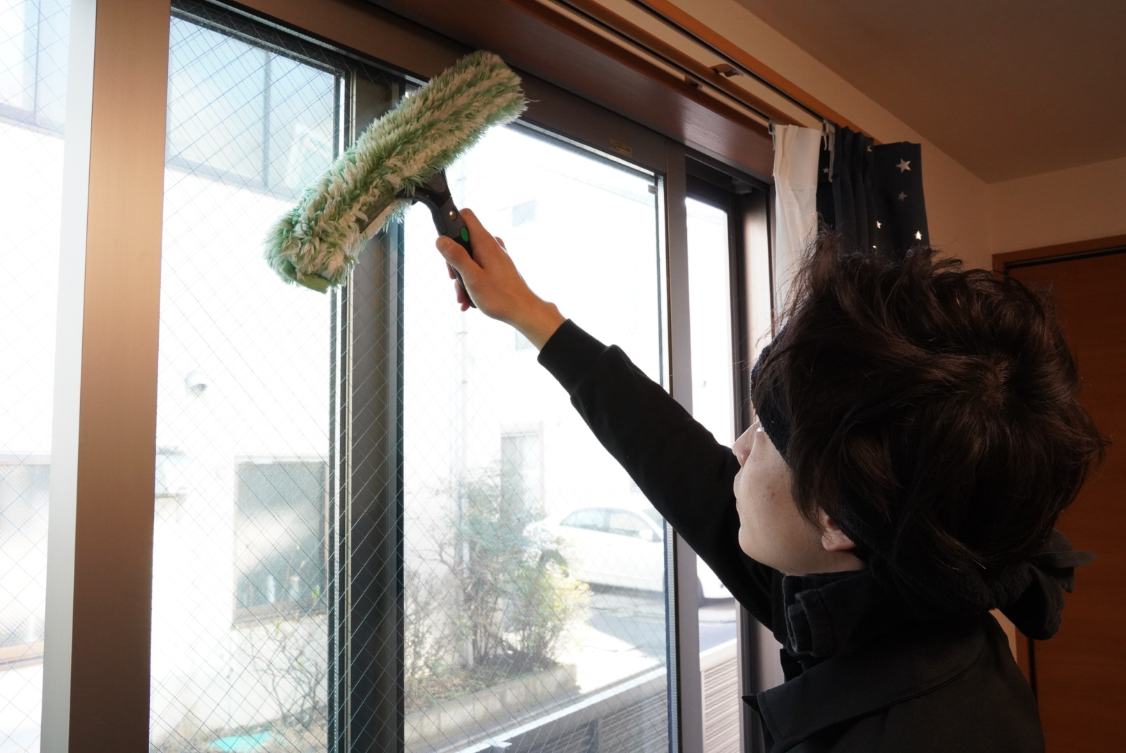 窓・サッシクリーニング作業中